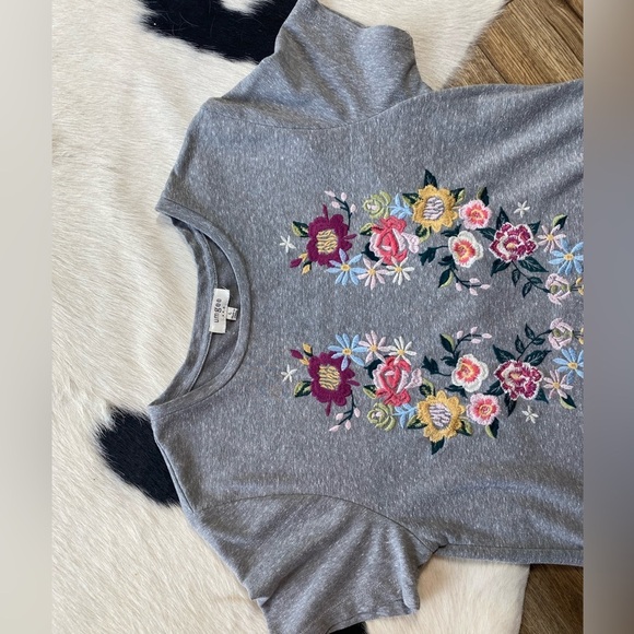 Umgee embroidered floral pocket tee dress - Picture 5 of 10